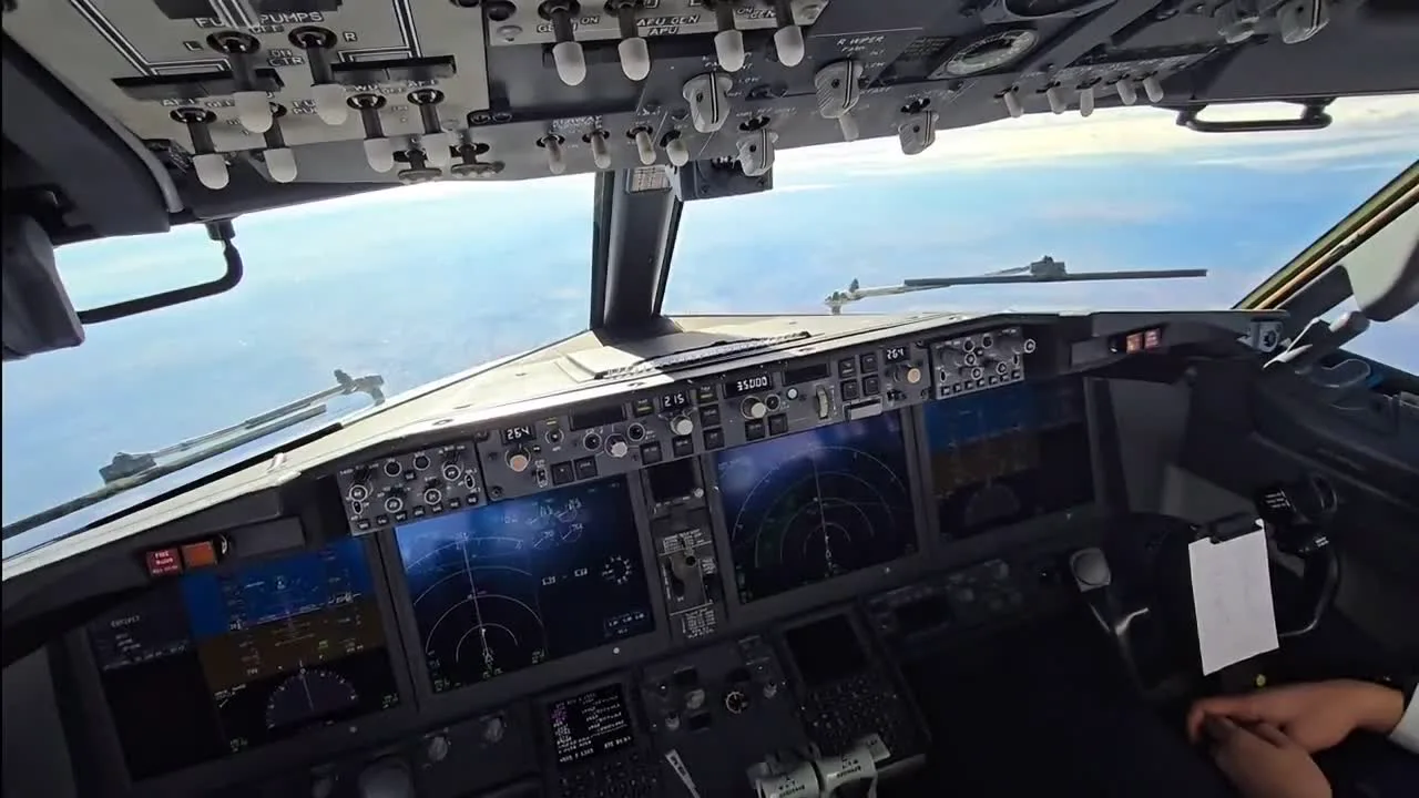 Cabina de Boeing 737 en crucero